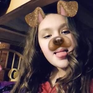 Meet your Posher, Daniela